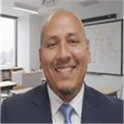 Profesor de Inglés con más de 12 años de experiencia enseñando y más de 40 años hablando el idioma. 