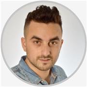 Analista dati con esperienza nell'insegnamento in matematica e scienze, offre lezioni private per elementari e medie