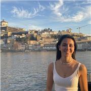 Estudiante de biotecnología, con capacidad de enseñanza en el ámbito de ciencias, especialmente dar clases de matemáticas.