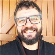 Madre lingua italiana, ho vissuto 20 anni nel sud della Spagna, disponibile per impartire lezioni di spagnolo, specialmente per fare conversazione. 
Diplomato alla scuola d'arte con il titolo di maestro d'arte, esperienza diretta nel mondo dell'arte con e