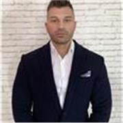 Personal trainer con esperienza da più di 15 anni nel settore. Vuoi cambiare il tuo corpo?! Sono la persona giusta per te .
