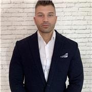 Personal trainer con esperienza da più di 15 anni nel settore. Vuoi cambiare il tuo corpo?! Sono la persona giusta per te .