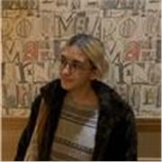 Soy una chica portuguesa que habla cuatro idiomas, soy fluente en inglés y me gustaría dar clases a niños que necesiten un apoyo