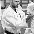 Entrenador de karate y defensa personal, niños y adultos