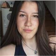 Profesora de inglés a su vez estudiante, a personas con nivel, medio o bajo de inglés