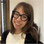 Laureata in Giurisprudenza e Studi Europei, offre lezioni private online di Diritto e Inglese.