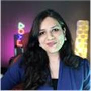AI educator simplifying complex tech for students, beginners