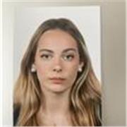 Me llamo Claudia, tengo 19 años y me gusta trabajar con niños. Soy amable, educada y extrovertida.
