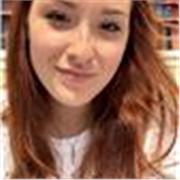 Studentessa di Chimica Industriale impartisce lezioni di diverse materie