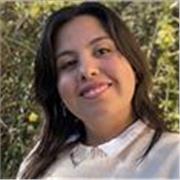 Maestro/a de Español en Línea. A su vez, profesora de inglés