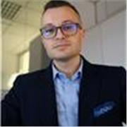 Consulente informatico su SAP impartisce lezioni su SAP moduli Finance & Controlling