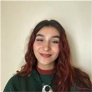 Profesora de apoyo escolar en los cursos de Educación Primaria