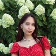 Enseignante multiculturelle donne des cours particuliers d'anglais, russe et français à distance. 