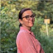Life Transformation Coach and Certified Hypnotherapist with over 10 years of experience. Offering tailored coaching sessions.