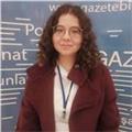 Kendimi, İngilizceyi birlikte keşfettiğimiz, bol kahkahalı ve rahat bir öğrenme ortamı sunan samimi bir rehber olarak tanımlıyorum