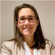 Profesora de español con metodología dinámica para un aprendizaje divertido y eficaz.