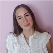 Alumna graduada en la ESO y cursando bachillerato que tiene experiencia dando clases particulares a sus hermanos, familiares,etc. 
