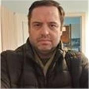 Preocupado y con principal atencion para que los alumnos tenga real interes por la materia