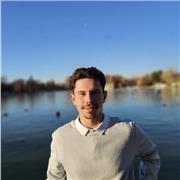 ¡Hola! Me llamo Davide, soy un chico italiano de 25 años y ofrezco clases dinámicas y personalizadas de italiano adaptadas para ti