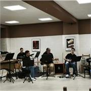 Profesor extraescolar de guitarra eléctrica con estudios en el conservatorio con ocho meses de experiencia impartiendo clases 