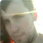 Profesor de ciencias que da clases desde nivel de primaria hasta bachiller