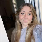 Soy creativa, ingeniosa, extrovertida y me encanta trabajar en grupo