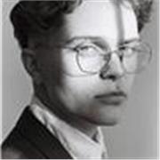 PhD-qualified native English language specialist with over 10 years of experience offers private English lessons online