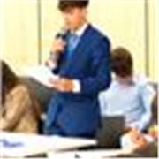 Estudiante de bachillerato con un nivel de inglés C1 certificado Cambridge se ofrece para dar clases particulares de inglés a estudiantes de primaria