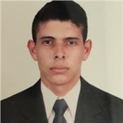 Profesor de matemáticas potencia a los niños a mejorar sus aptitudes