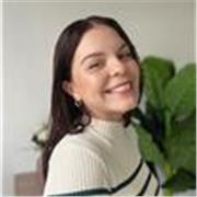 Hola, soy Ana tengo 26 años y soy directora de arte para cine, comerciales y videoclips. Tengo experiencia laboral como profesora