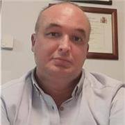 Escritor y abogado, especializado en Filosofia del Derecho y Humanidades