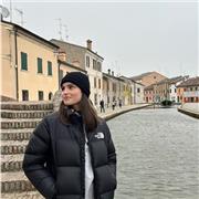 Pronta ad aiutarti a fare i compiti anche quelli più noiosi!