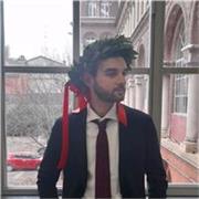 Laureato con 110L in medical biotechnologies impartisce lezioni di Biologia, Biotecnologie