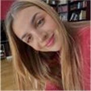 Soy estudiante de Matemáticas y ADE. Llevo muchos años dando clases particulares a niños de primaria y secundaria. 