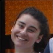 Laureata in Lingue (inglese, arabo e persiano). Insegno italiano agli stranieri (CEDILS). Diploma Socio-psico pedagogico