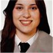 Tengo nivel intermedio de inglés con capacidad de poder enseñar y muchas ganas, también con la carrera de enfermería terminada. 