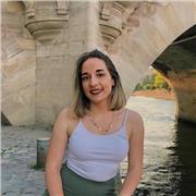 Preofesseure/Tutrice pour l'aide aux devoirs et le soutien scolaire donne des cours particuliers de FLE et d'anglais