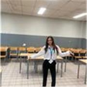 Studentessa all'ultimo anno di scuola superiore Relazioni Internazionali per il Marketing, mi offro per dare aiuto compiti!