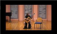 Profesora de guitarra clásica y lenguaje musical