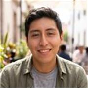 Profesor de Español imparte clases a personas de todas las edades