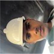 Profesor de matemáticas que imparte clases a niños y adolescentes