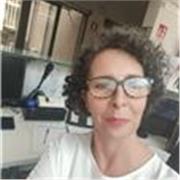 Mamma lavoratrice, impartisce lezioni di conversazione / aiuto compiti di italiano