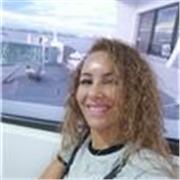 A positive   English teacher  for students' academic growth