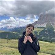 Laureata all’Università Bocconi e diplomata al liceo classico di Bolzano, offro ripetizioni di qualsiasi materia