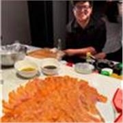 Adaptable, mente abierta, creativo, práctico, varios conocimientos con diferente categorías, y eficiente. 