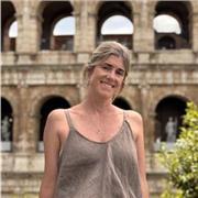 Profesora de Inglés con más de 20 años de experiencia con alumnos de todas las edades.