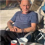 Je suis à votre écoute pour mettre en exergue votre talent
Professeur agrée en arts plastiques depuis 40 ans je dispense des conseils pratiques en toutes matières notamment celle de la peinture créative