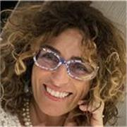 Laureata in Scienze Biologiche ed esperta in Microbiologia e in Biologia Marina offre lezioni di Biologia