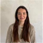 Ingeniera Química imparte clases de todas las materias, con enfoque especial a las del ámbito técnico (matemáticas, física...)