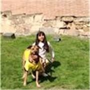 Profesora de educación y rehabilitación canina, mi clase es apta para todas las edades. Lo importante: querer, quien quiere, puede